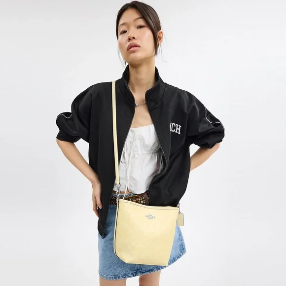 NWT！COACH City Bucket Bag In Signature Canvas